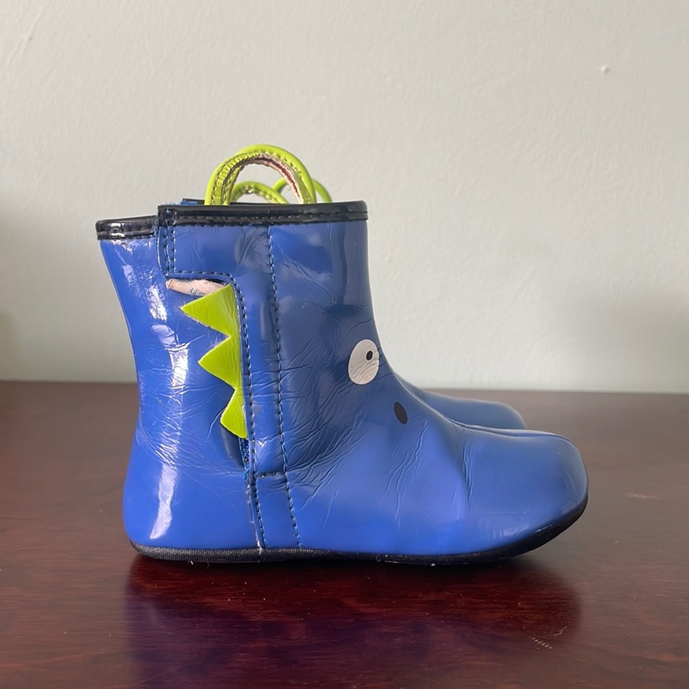 Robeez baby boots with velcro on both sides - size 5